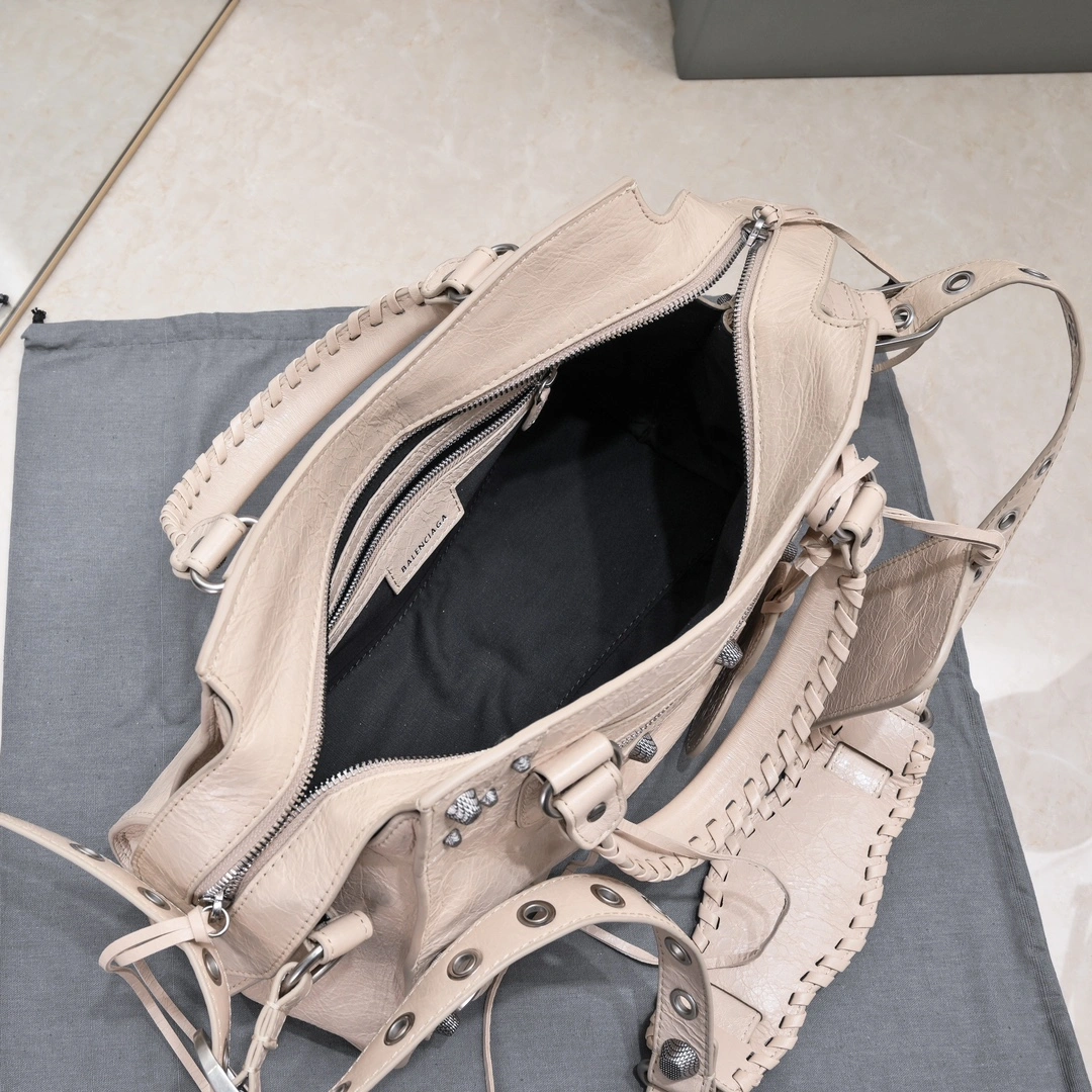 ModernLook Balenciaga NEO CAGOLE Vintage Cracked Lambskin Trapezoid Bag 61041