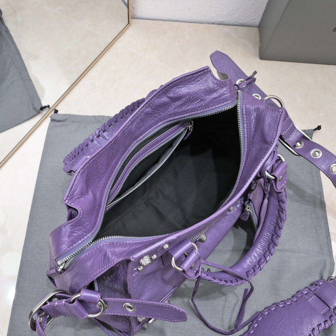 Balenciaga NEO CAGOLE Vintage Distressed Motorcycle Bag RelaxedFit 61003