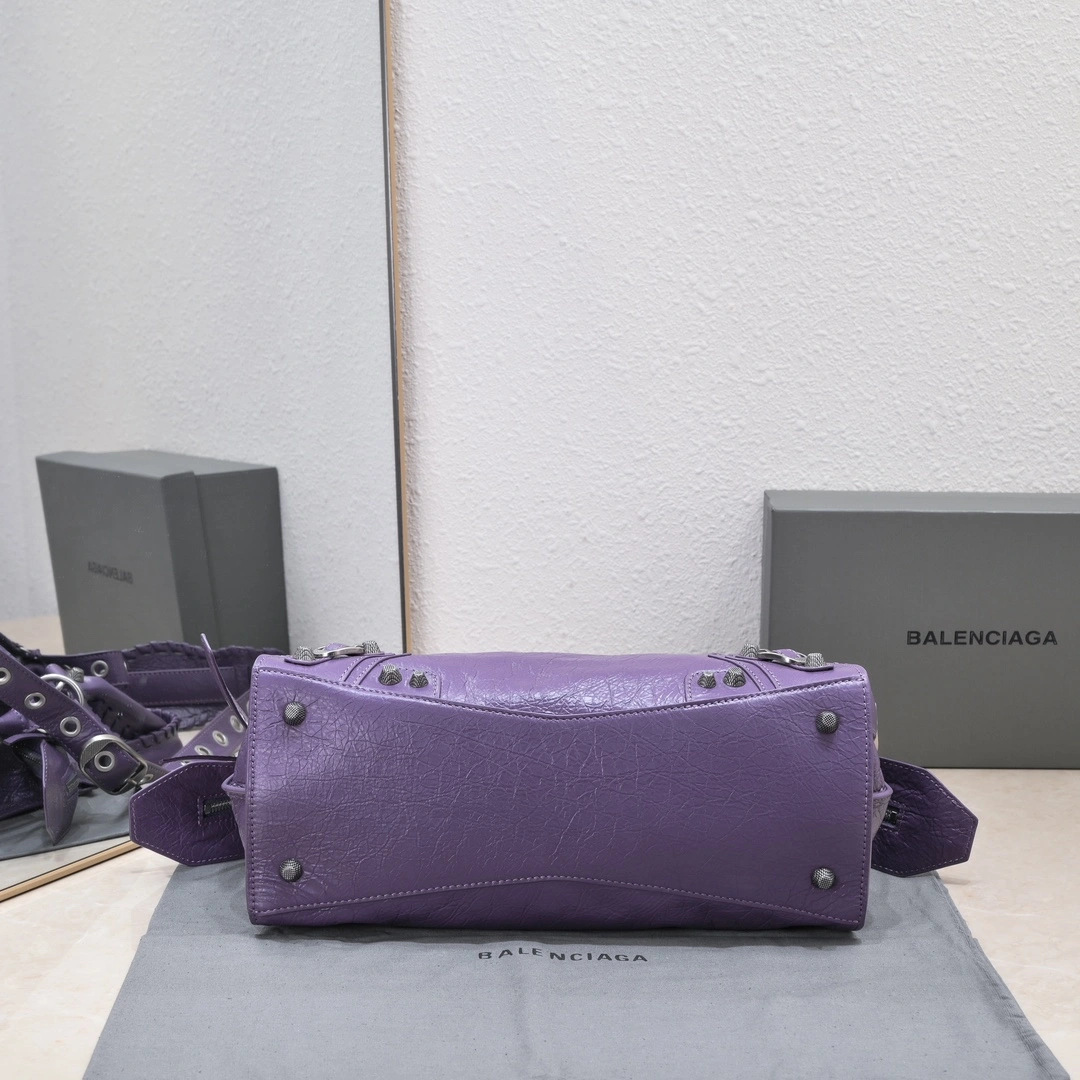 Balenciaga NEO CAGOLE Vintage Distressed Motorcycle Bag RelaxedFit 61003