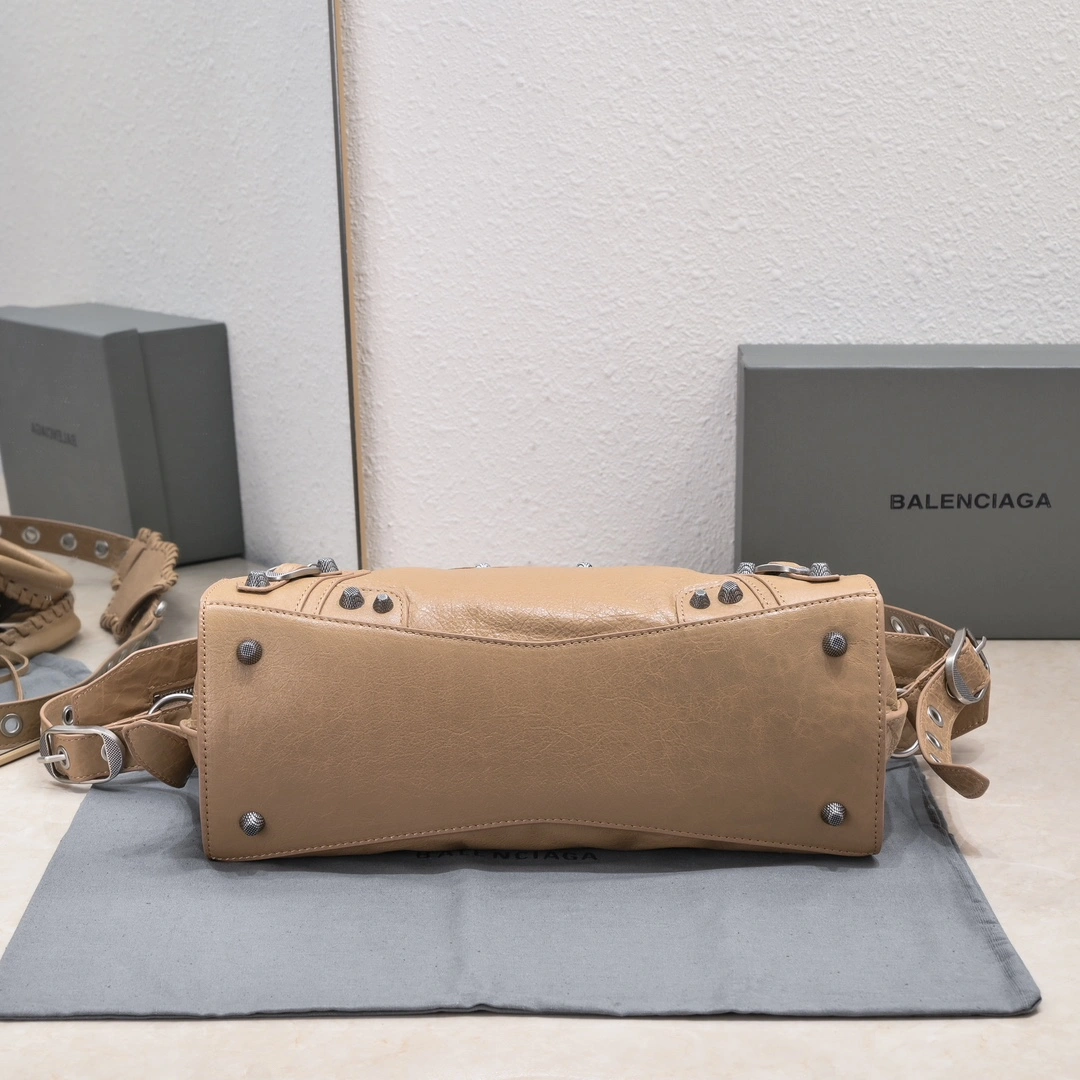 Balenciaga NEO CAGOLE Vintage Leather Motorcycle Bag with Accessories AllSeason 60967