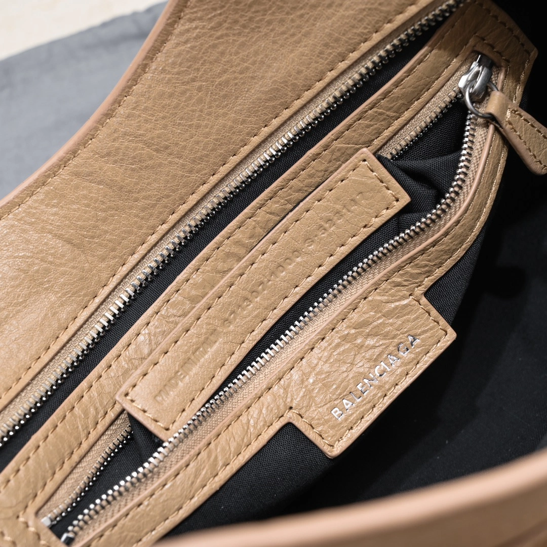 Balenciaga NEO CAGOLE Vintage Leather Motorcycle Bag with Accessories AllSeason 60967