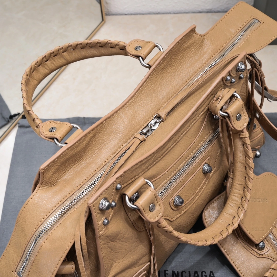 Balenciaga NEO CAGOLE Vintage Leather Motorcycle Bag with Accessories AllSeason 60967