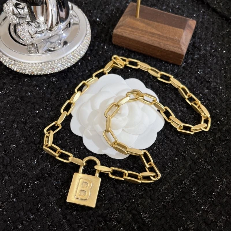 Balenciaga Necklaces Functional 215613