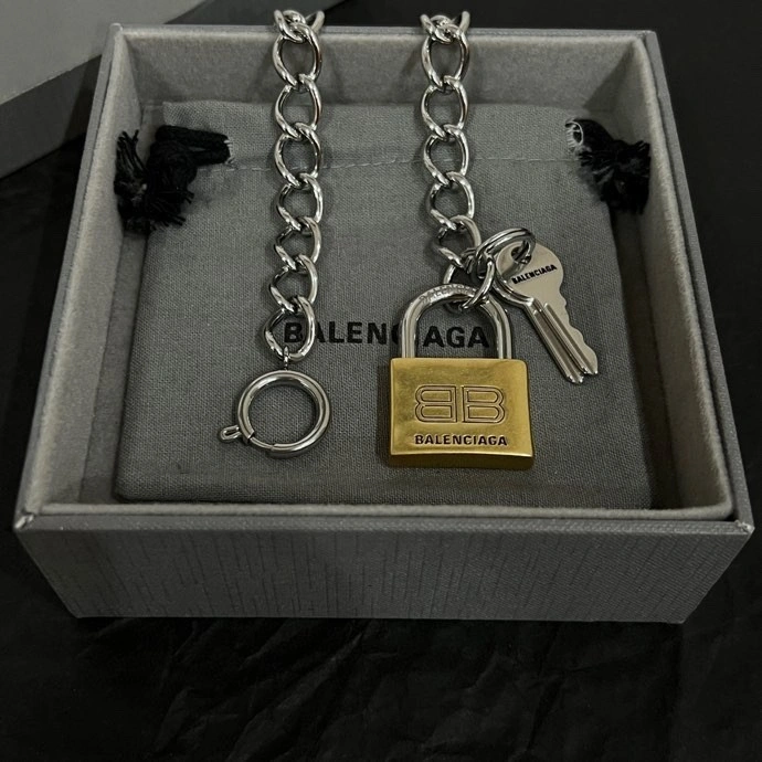 EyeCatching Balenciaga Necklaces 215459