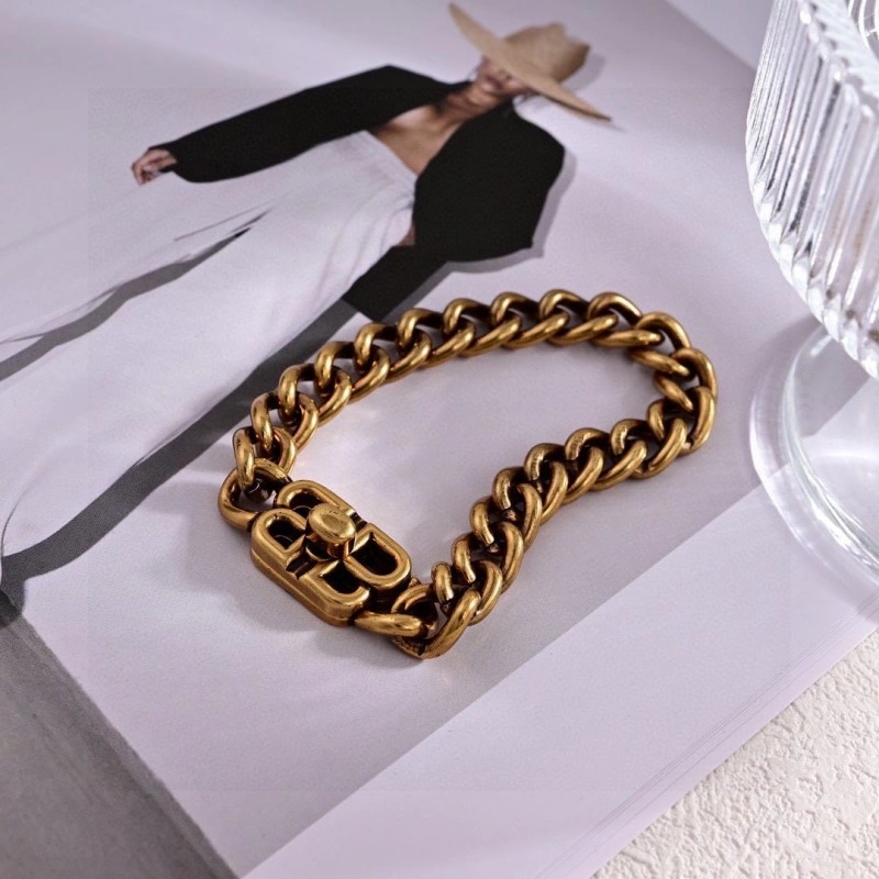 Sustainable Balenciaga Necklaces 215430