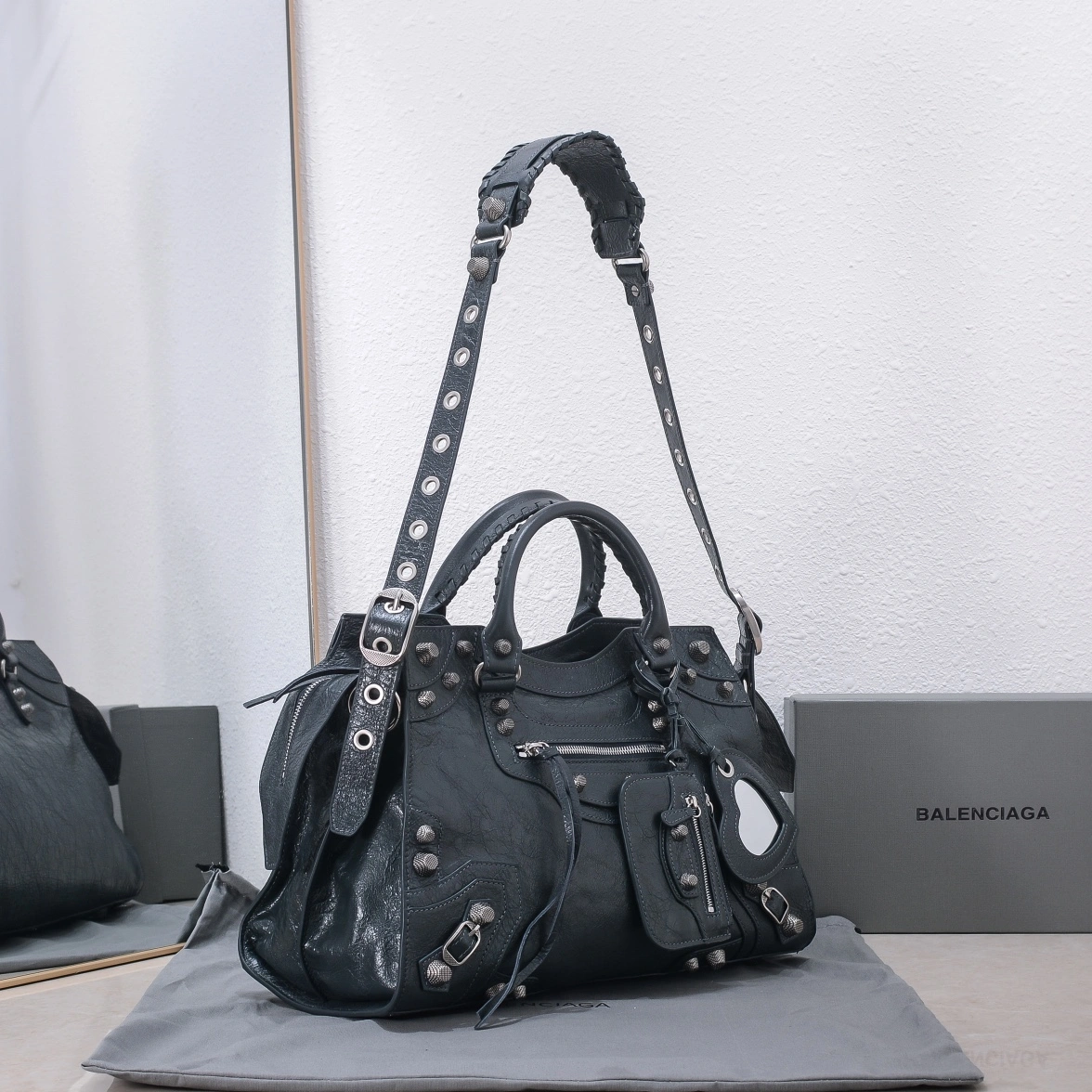 Compact Balenciaga Neo Cagole Gray Lambskin Motorcycle Bag 60946