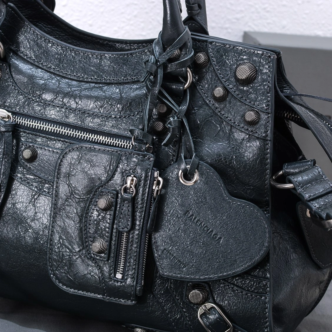 Compact Balenciaga Neo Cagole Gray Lambskin Motorcycle Bag 60946