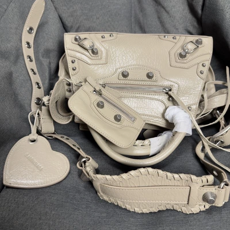 Fashionable Balenciaga Neo Cagole Heart Mirror Milk Tea Bag -  Must-Have 78774