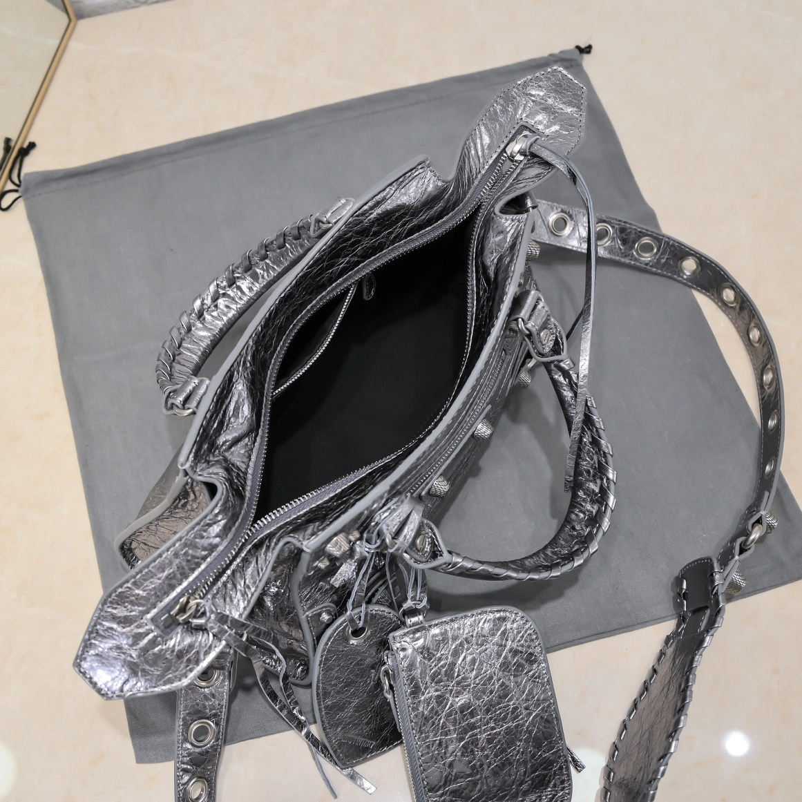 NewStyle Balenciaga Neo Cagole Silver Gray Heart Mirror Bag 60971