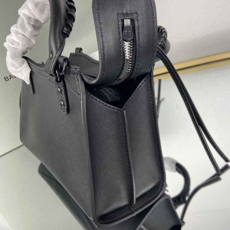 Modern Balenciaga Neo  Studded Motorcycle Handbag - Black 75358