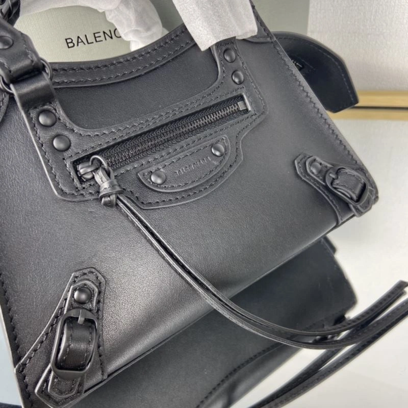 Modern Balenciaga Neo  Studded Motorcycle Handbag - Black 75358