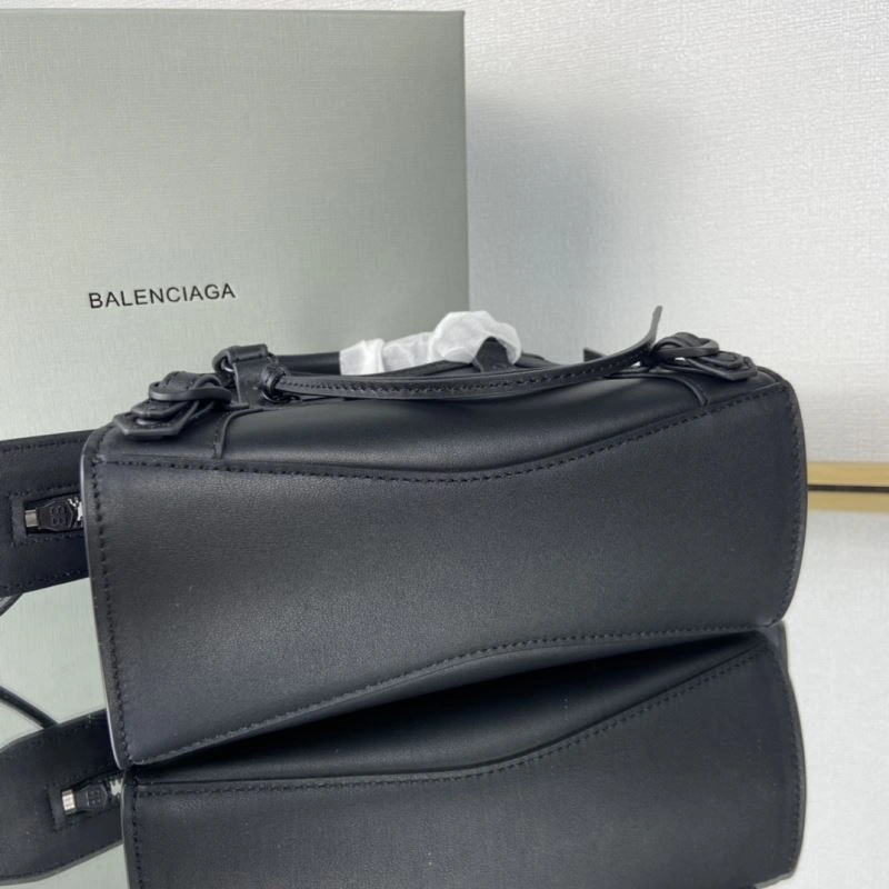 Modern Balenciaga Neo  Studded Motorcycle Handbag - Black 75358