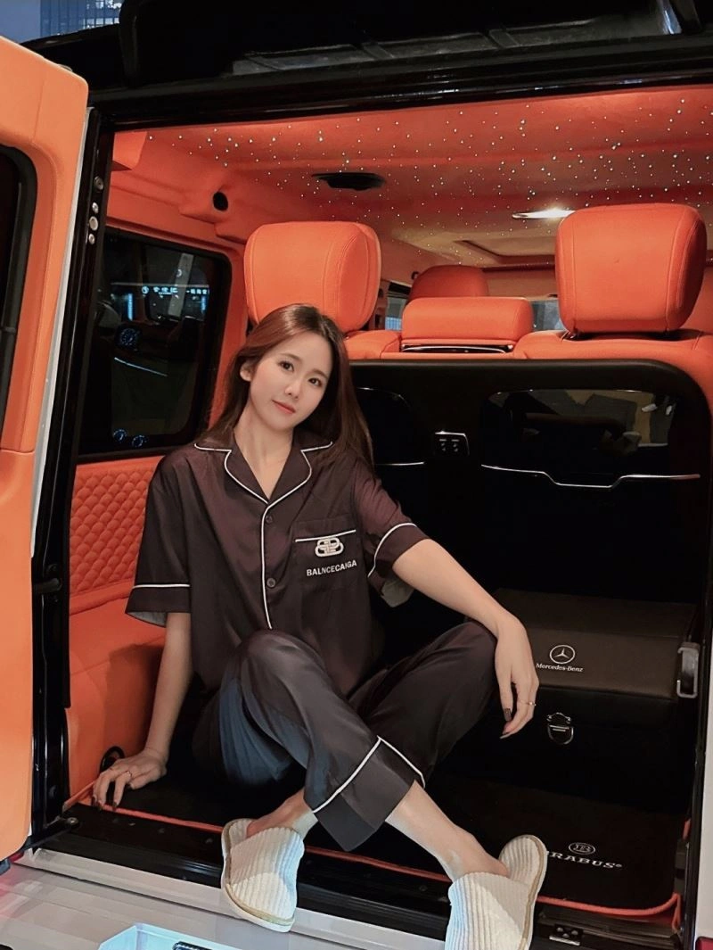 OdorResistant Balenciaga Nightwear 269073