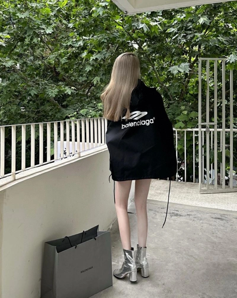 Balenciaga Outwear QuickDry 98641