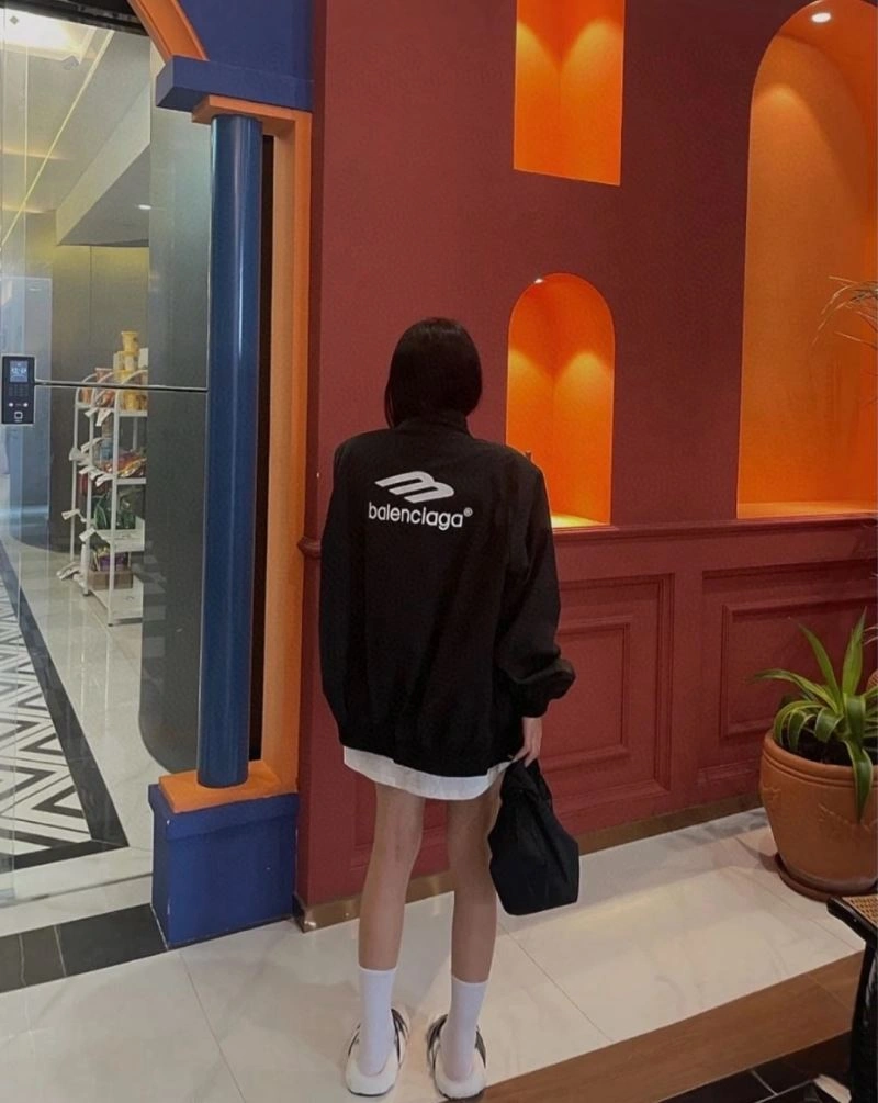 Balenciaga Outwear QuickDry 98641
