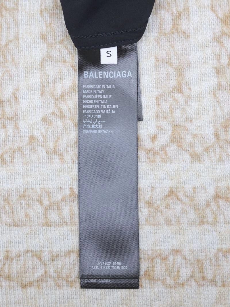 Vibrant Balenciaga Outwear 98646