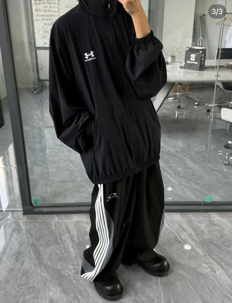 Vibrant Balenciaga Outwear 98646