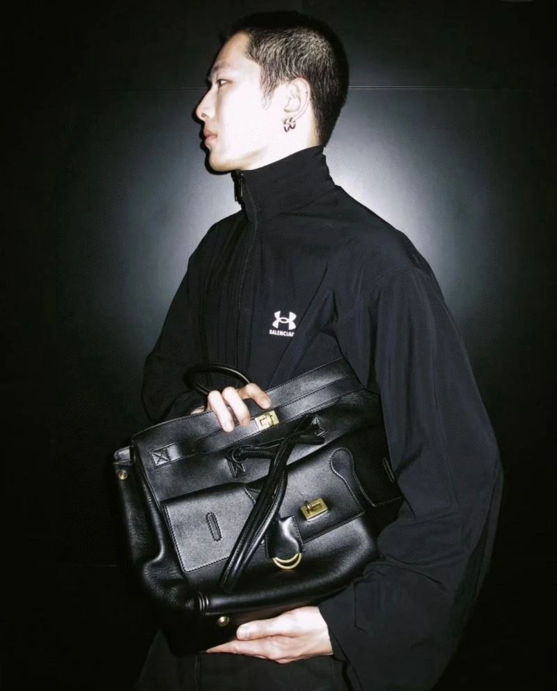 Vibrant Balenciaga Outwear 98646