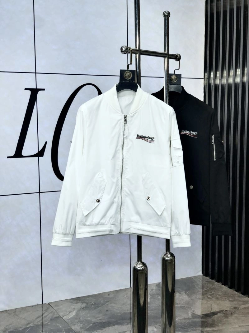 Chic Balenciaga Outwear 97667