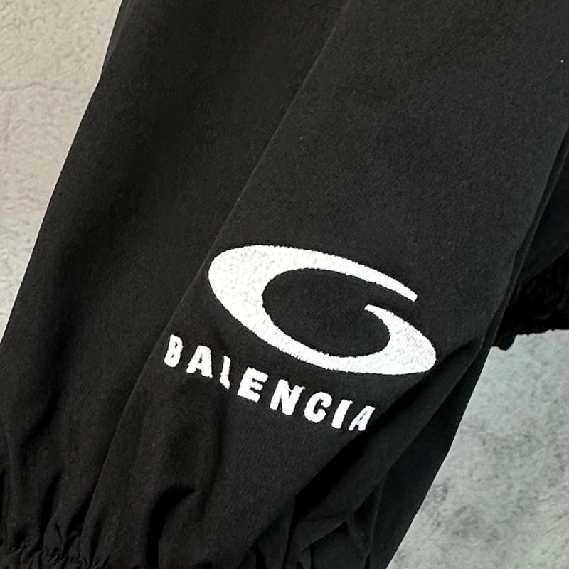 Balenciaga Outwear ZipUp 97360