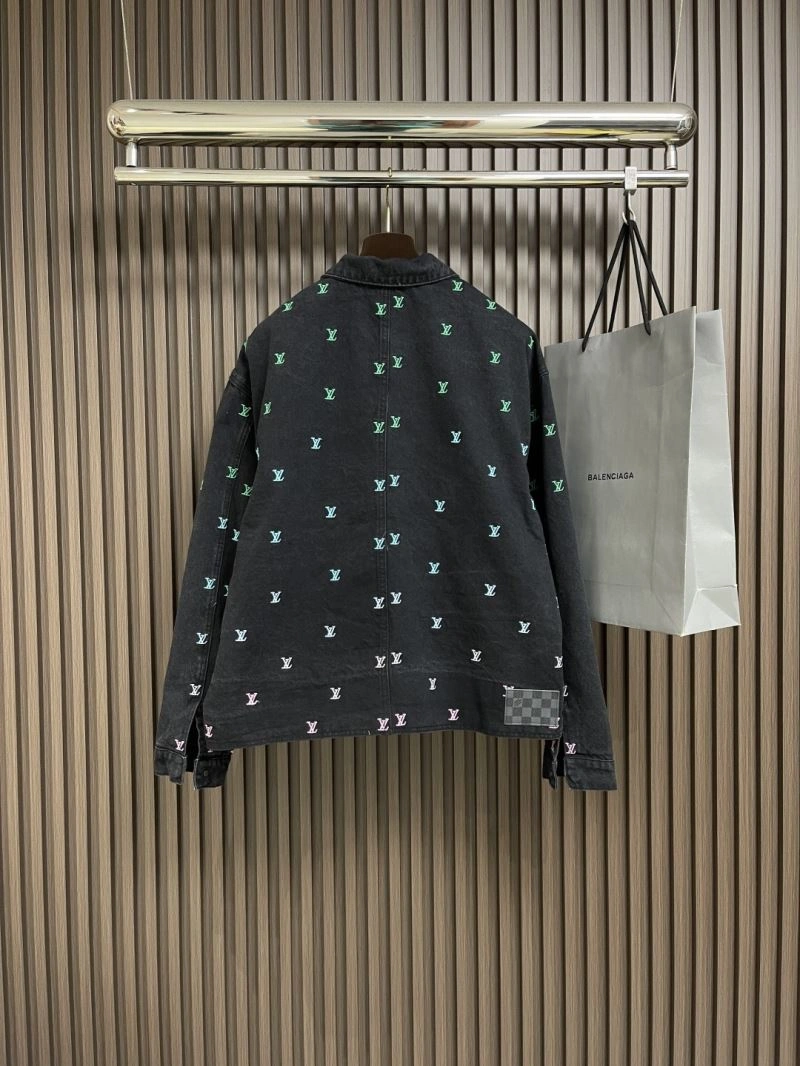 WellDesigned Balenciaga Outwear 97359