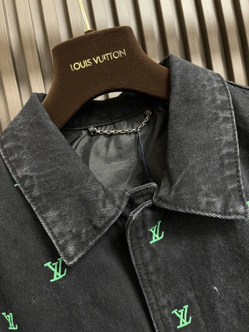WellDesigned Balenciaga Outwear 97359