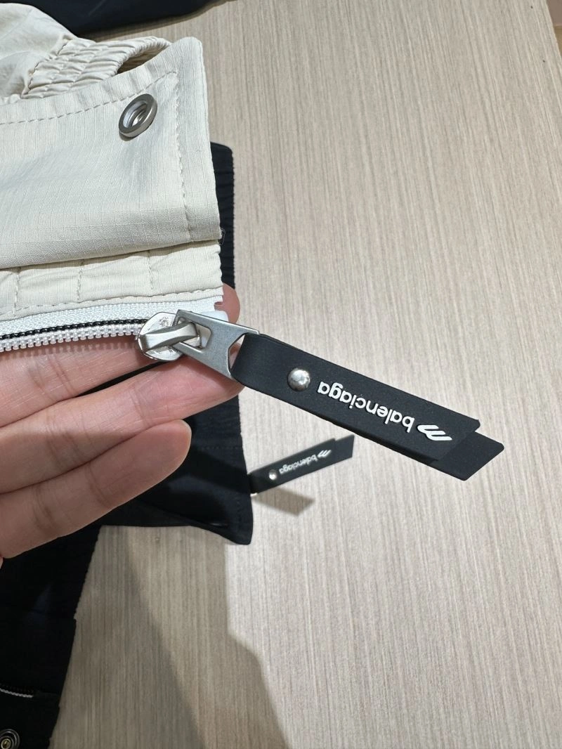 Breathable Balenciaga Outwear 97041