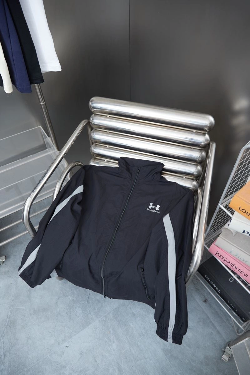 Elegant Balenciaga Outwear 97023