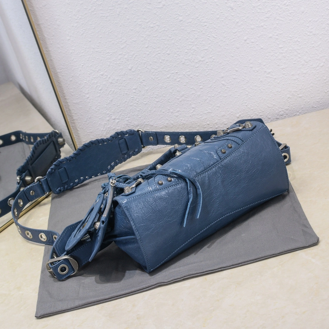 Balenciaga Paris Neo Cagole Heart-Mirror Motorcycle Bag Refined 60984