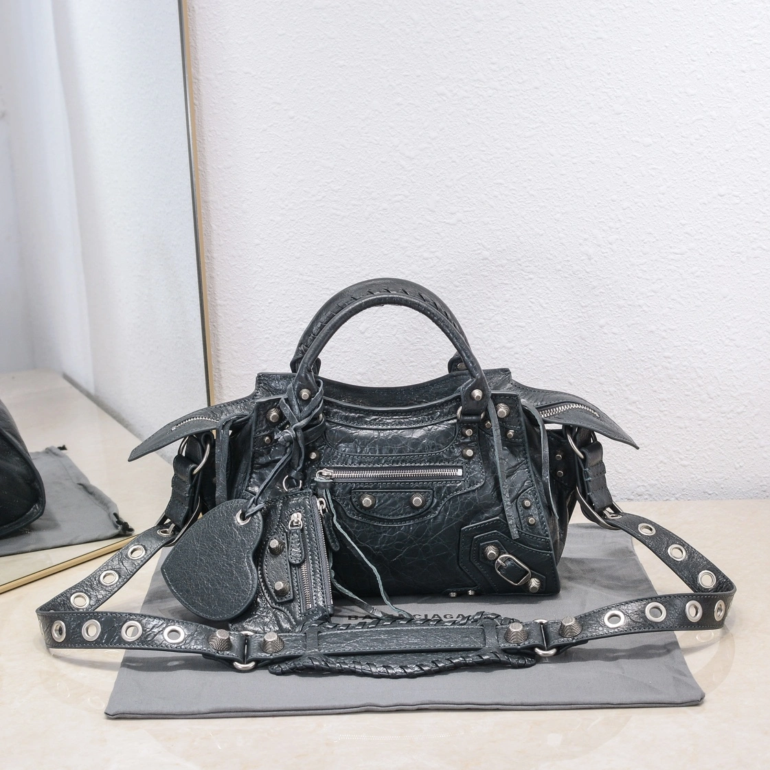 Compact Balenciaga Paris Neo Cagole Heart Mirror Motorcycle Bag 60976