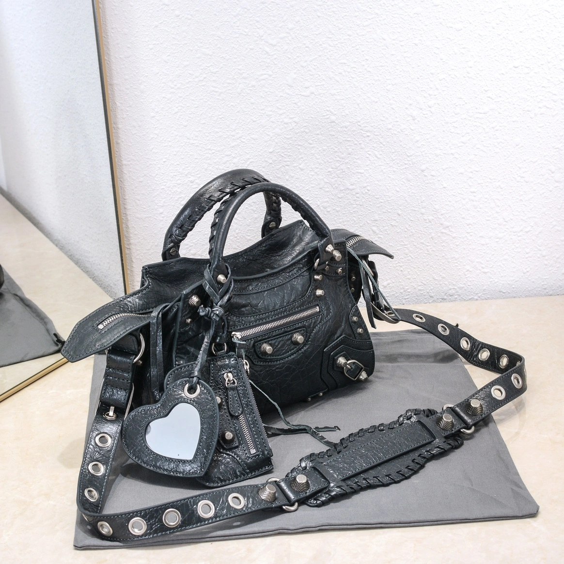 Compact Balenciaga Paris Neo Cagole Heart Mirror Motorcycle Bag 60976