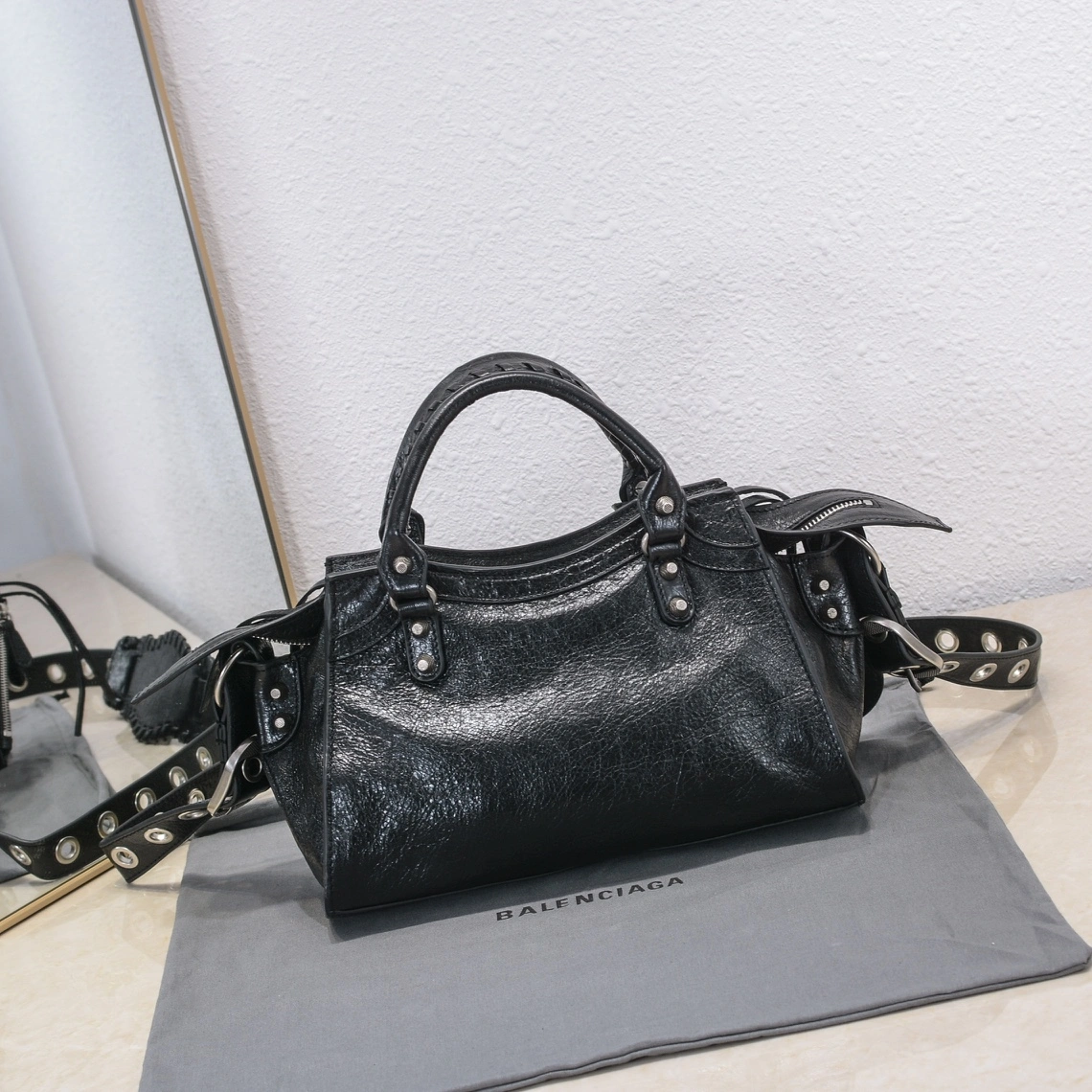 Durable Balenciaga Paris Neo Cagole Heart Mirror Motorcycle Bag 60973