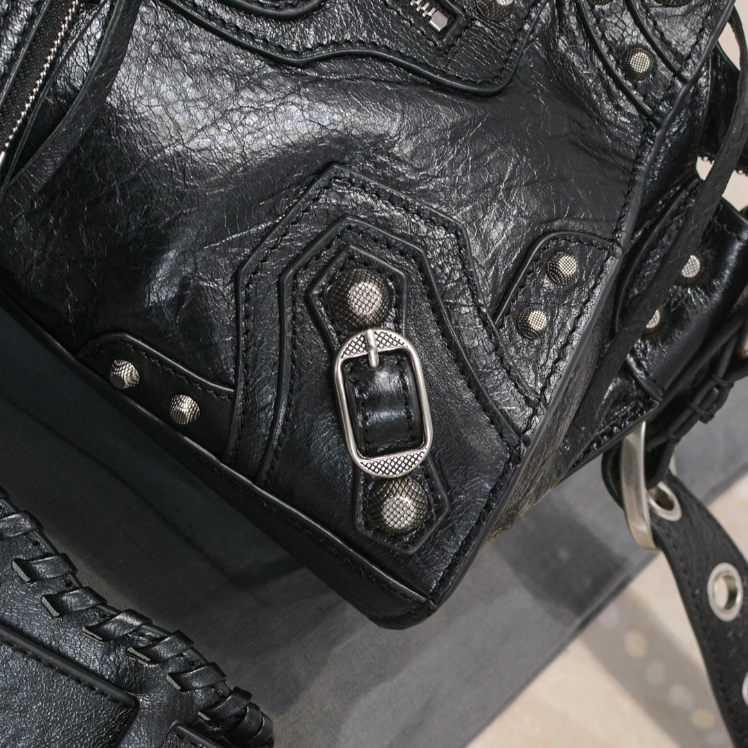 Durable Balenciaga Paris Neo Cagole Heart Mirror Motorcycle Bag 60973