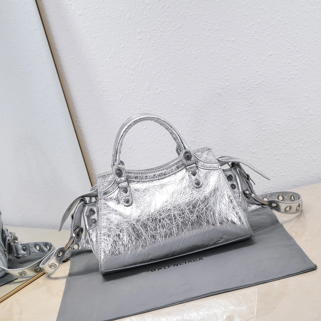ComfortFit Balenciaga Paris Neo Cagole Heart Mirror Motorcycle Bag 60981