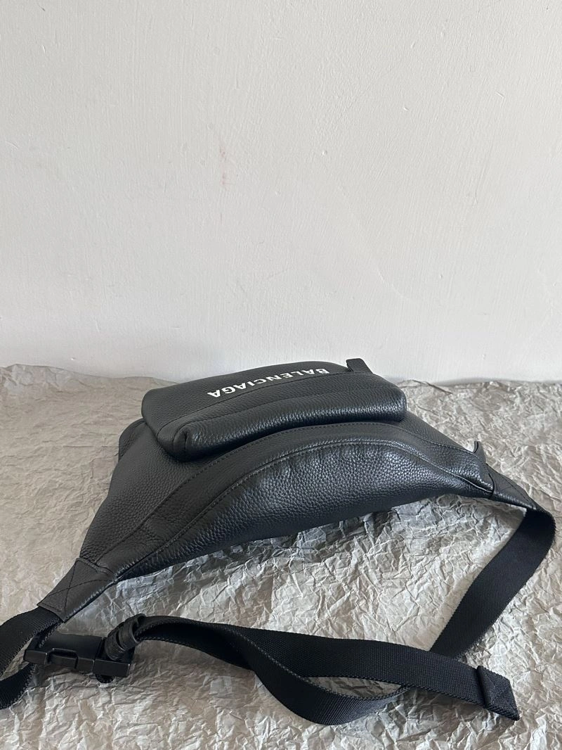 Bold Balenciaga Retro Black Calfskin Waist Bag -  Convenience 72581