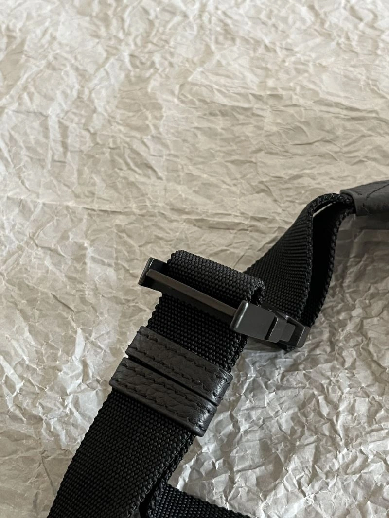 Bold Balenciaga Retro Black Calfskin Waist Bag -  Convenience 72581