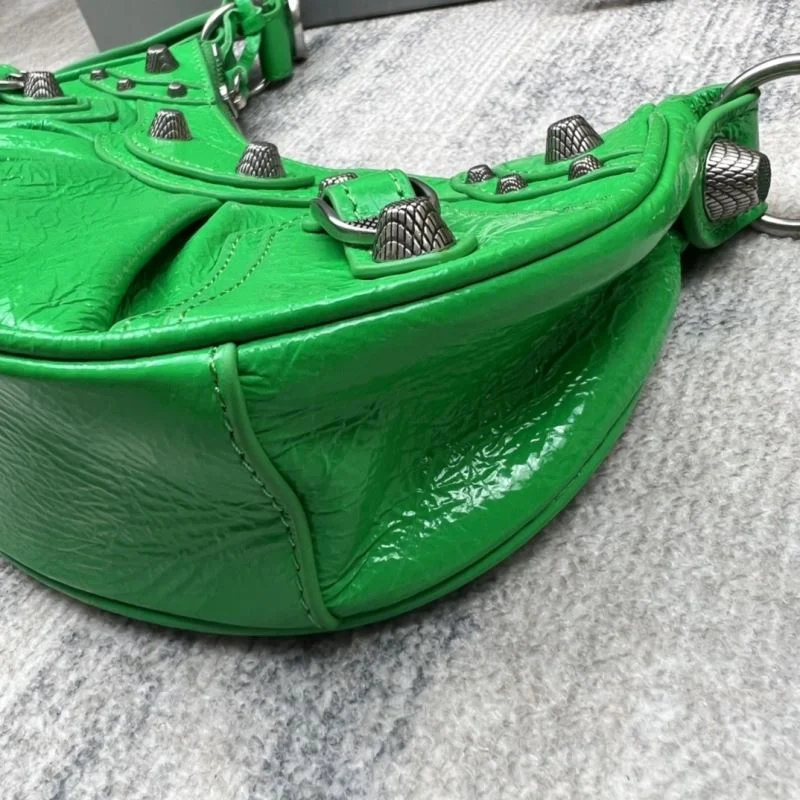 ModernLook Balenciaga Retro   Le Cagole Half-Moon Dumpling Bag 38360