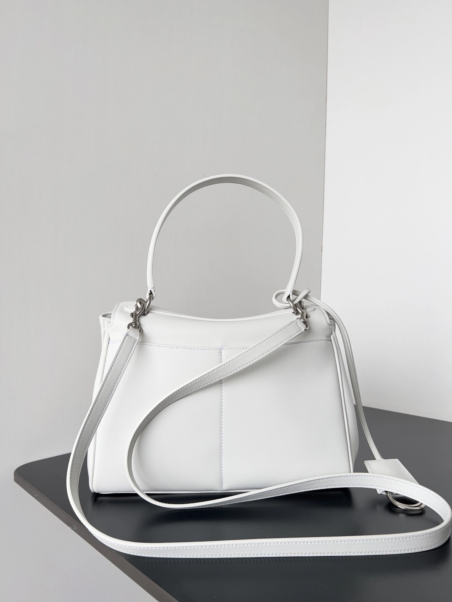GoodFit Balenciaga Rodeo Drive Luxe Oversized  Bag - Silver Edition 64686