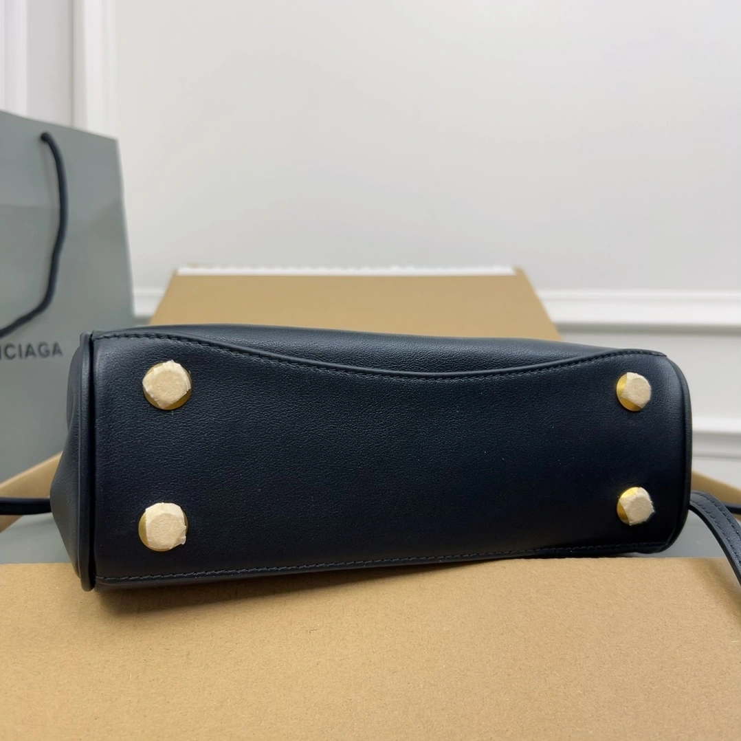 Stylish Balenciaga Rodeo Drive Oversized Luxe  Bag 60914