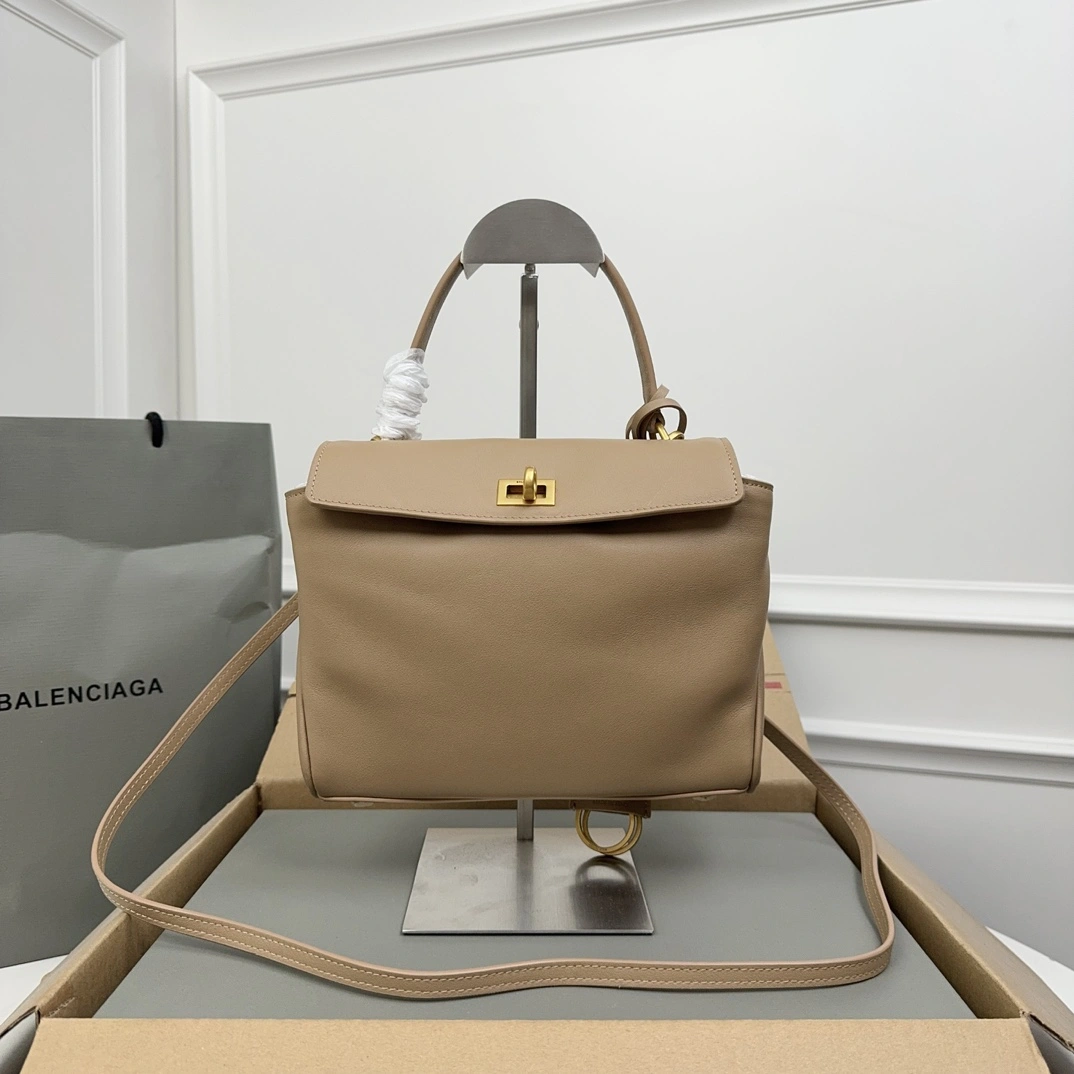 Balenciaga Rodeo Drive  Oversized Luxury Bag Cozy 60909