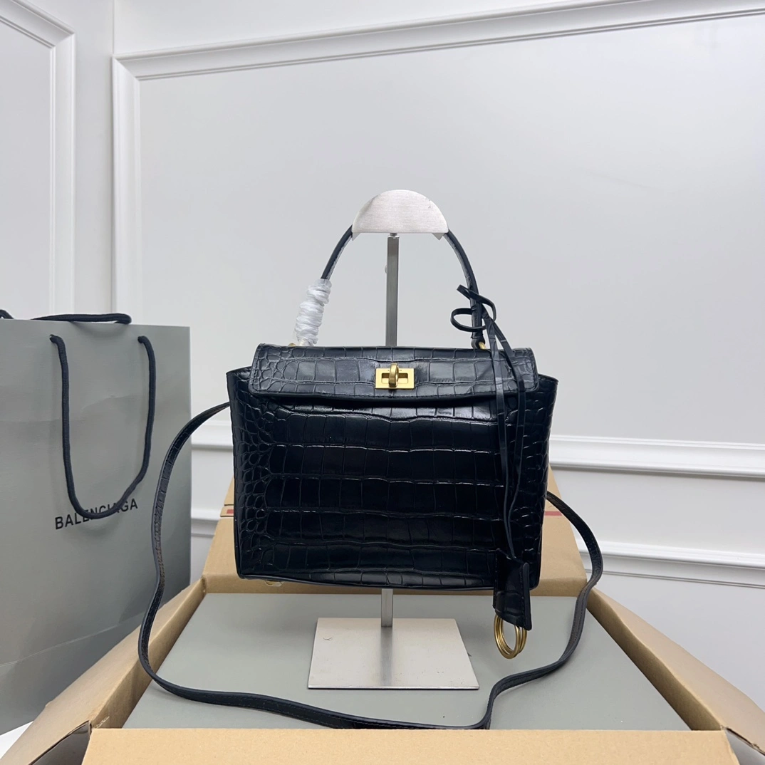 Balenciaga Rodeo Drive  Oversized Luxury Bag Timeless 60904