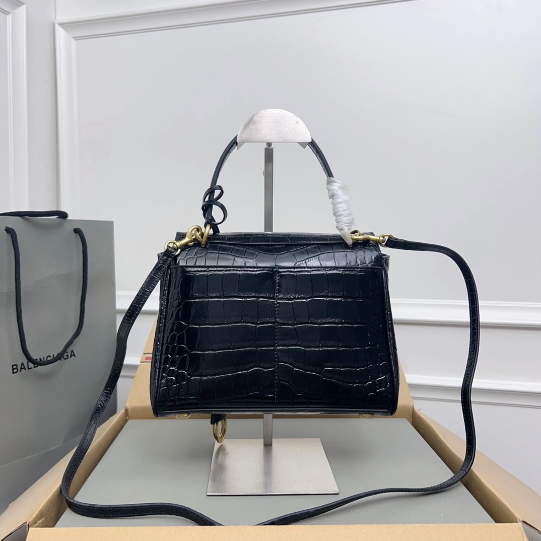Balenciaga Rodeo Drive  Oversized Luxury Bag Timeless 60904