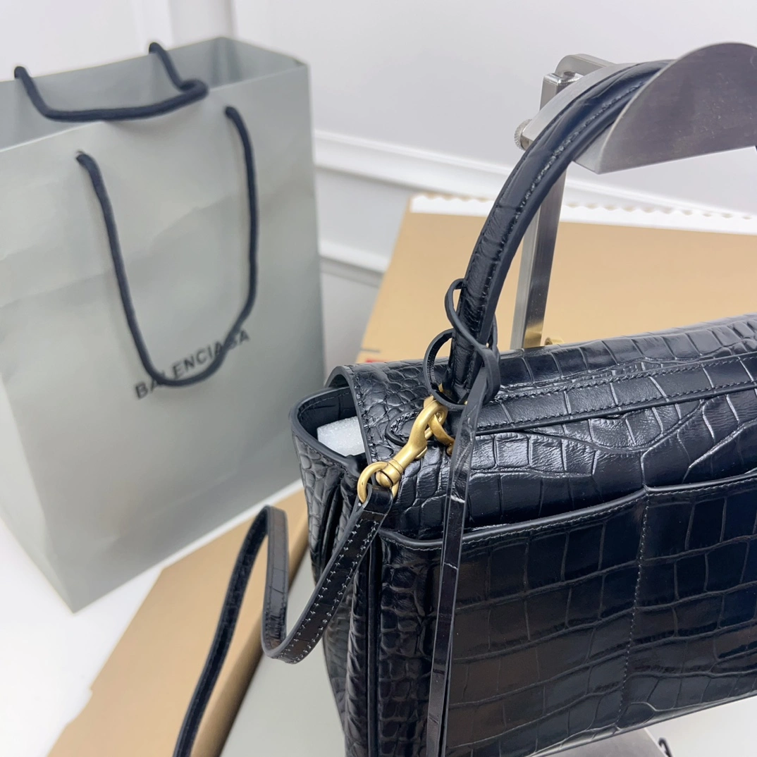 Balenciaga Rodeo Drive  Oversized Luxury Bag Timeless 60904