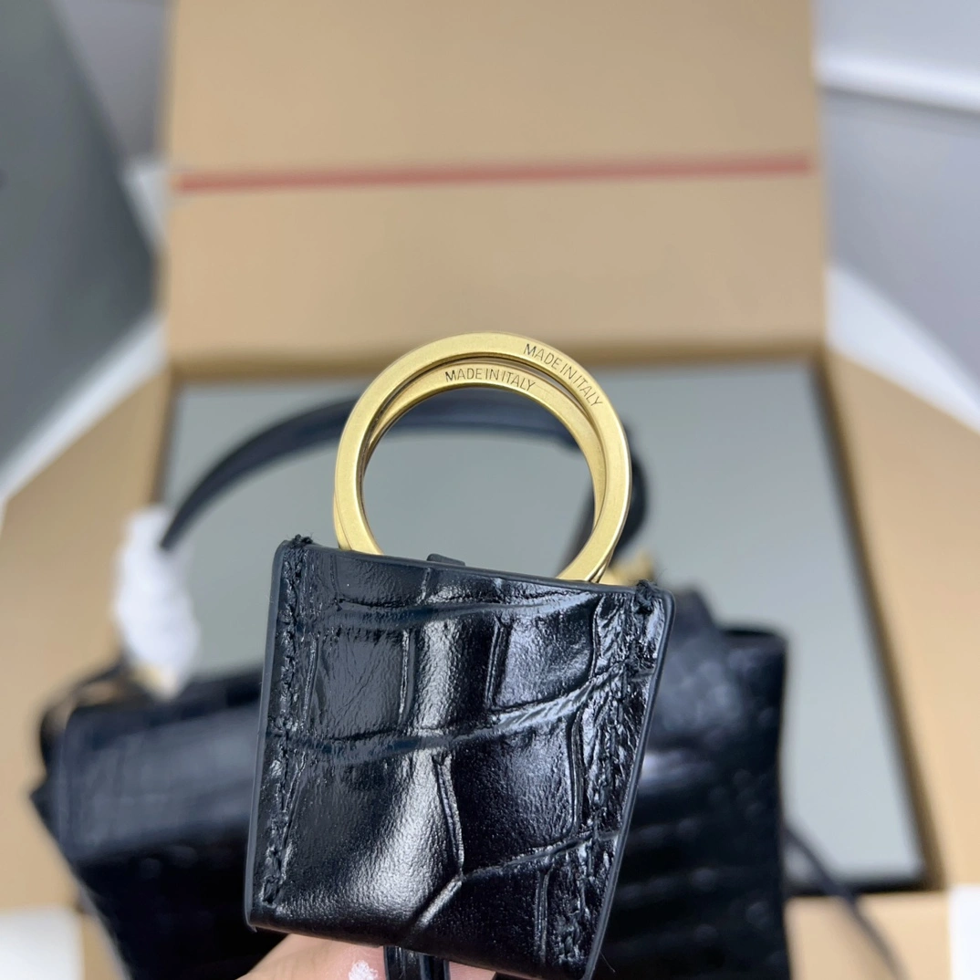 Balenciaga Rodeo Drive  Oversized Luxury Bag Timeless 60904