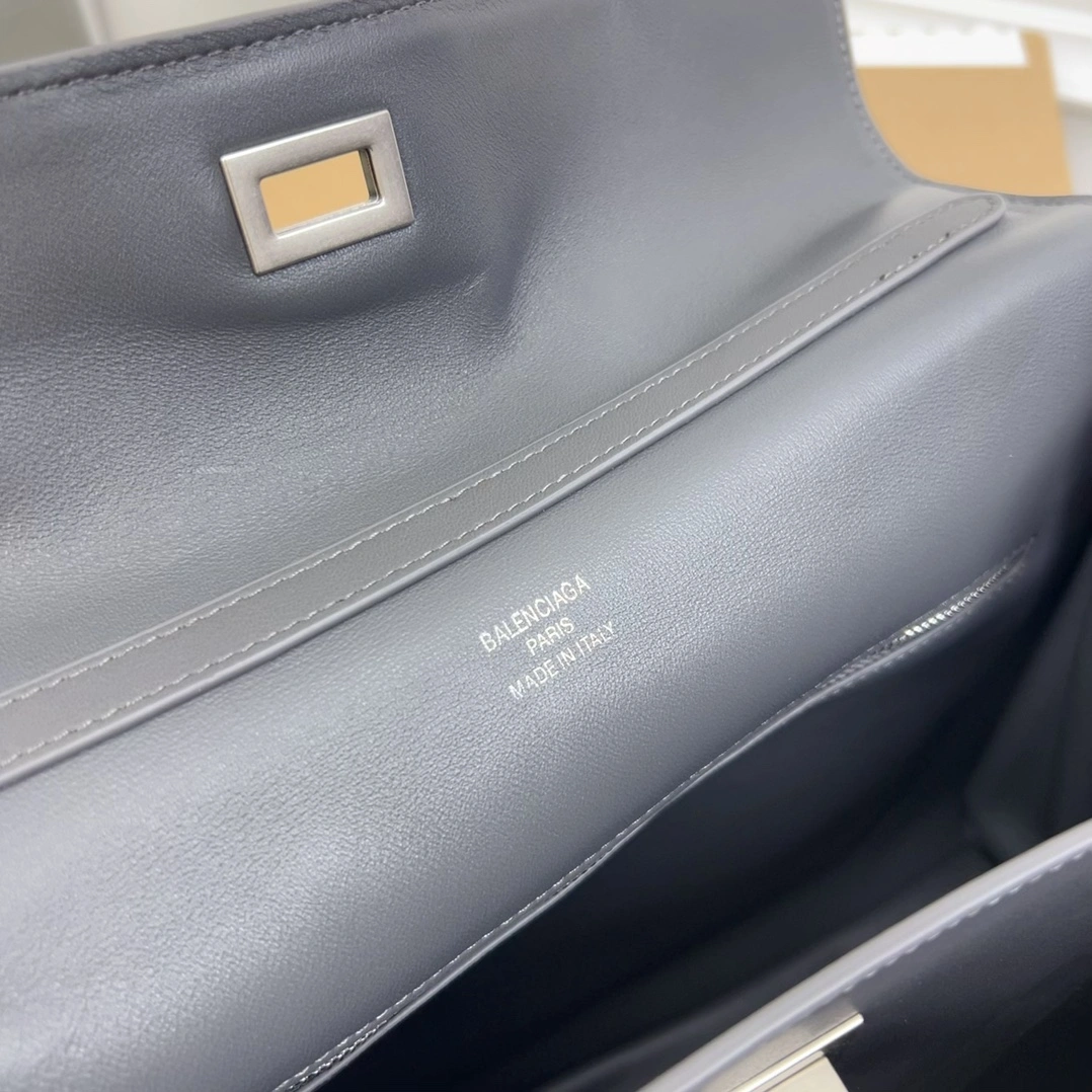 HighQuality Balenciaga Rodeo Luxe Leather Tote -  Black Elegance 60924