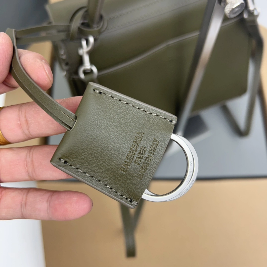 FashionForward Balenciaga Rodeo Luxe Oversized  Bag 60911