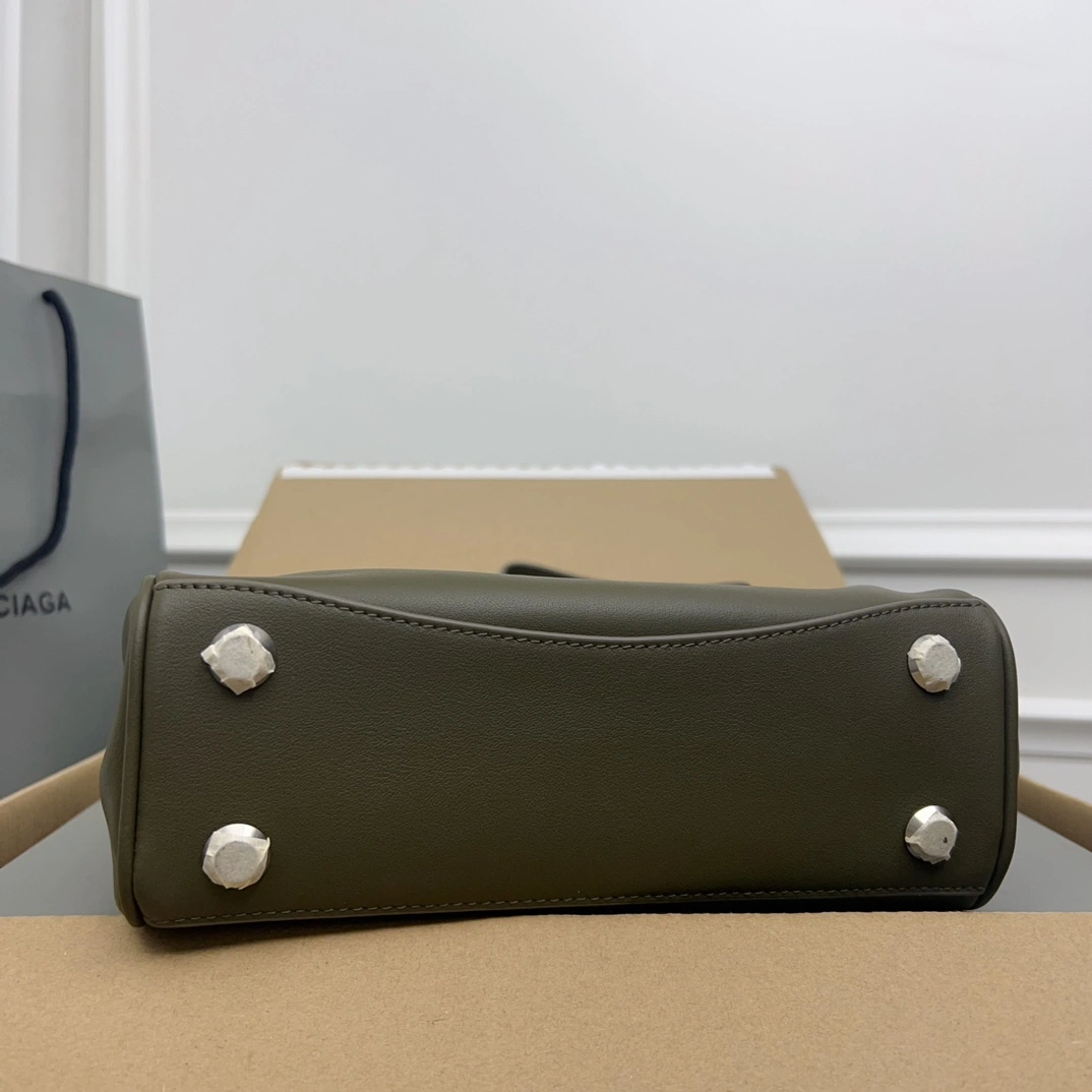 FashionForward Balenciaga Rodeo Luxe Oversized  Bag 60911