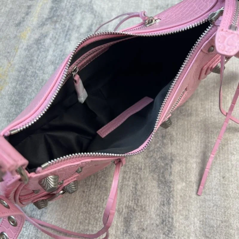 Supportive Balenciaga Sakura Pink CrocodileBalenciaga Le Cagole Half-Moon Bag 38375