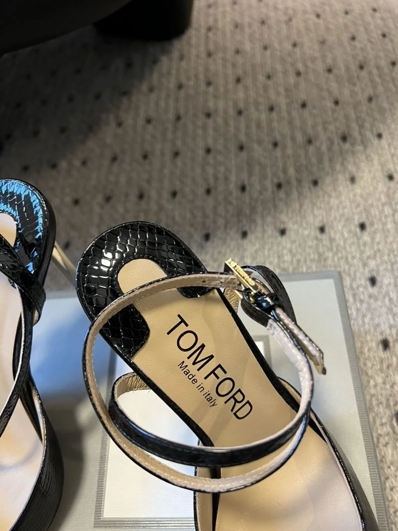 TechFriendly Balenciaga Sandals 16911