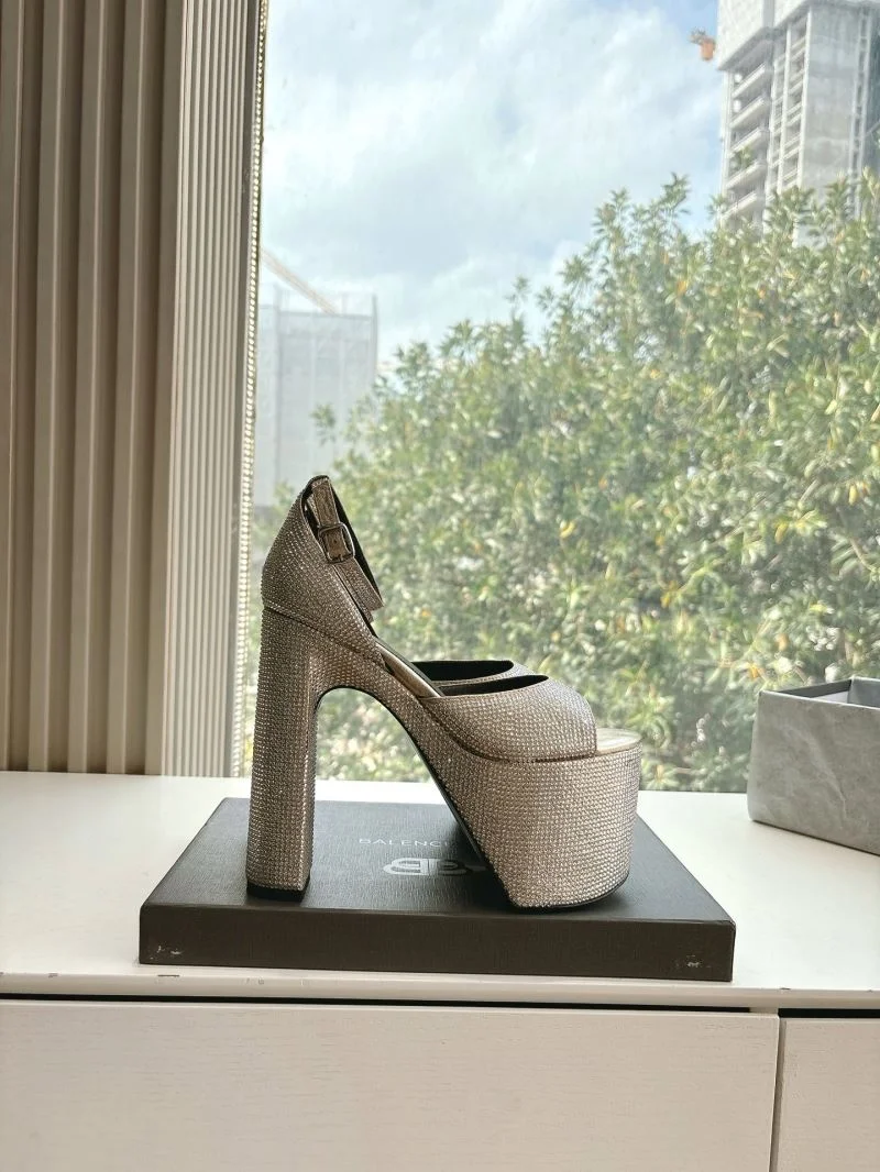 Balenciaga Sandals OnTrend 16793